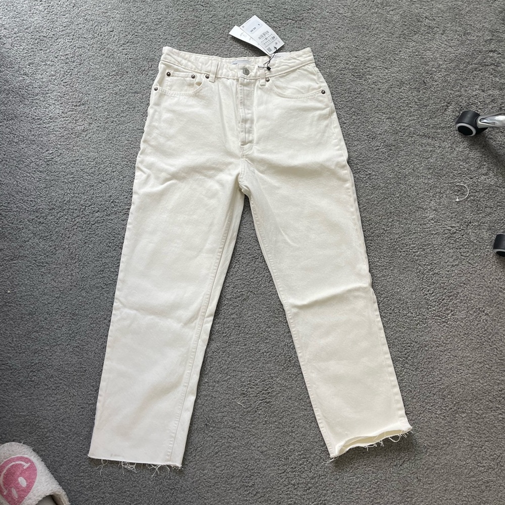 Zara High Risa Ankle Length Straight Jeans in Cream
